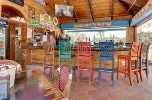 thumbnail: Bar (on property)