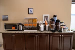 thumbnail: Breakfast area