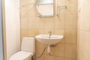 thumbnail: Bathroom amenities