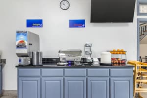 thumbnail: Breakfast area