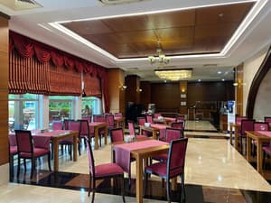 thumbnail: Restaurant