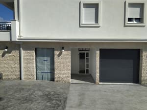thumbnail: Exterior