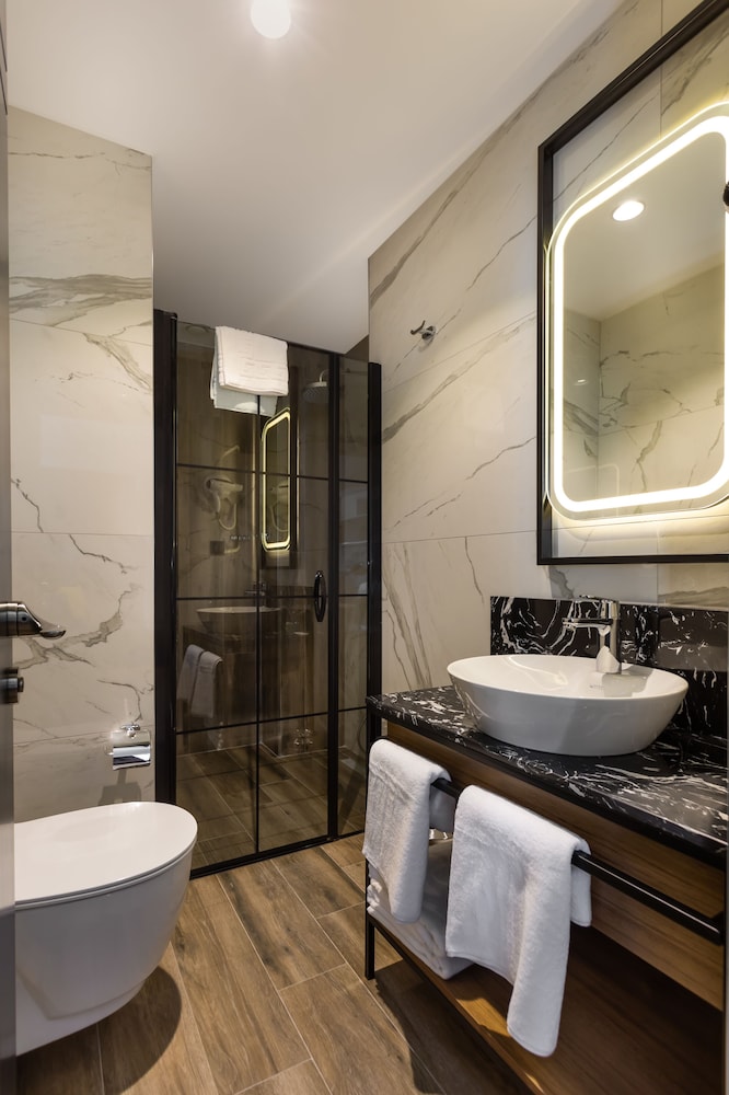 Bathroom shower