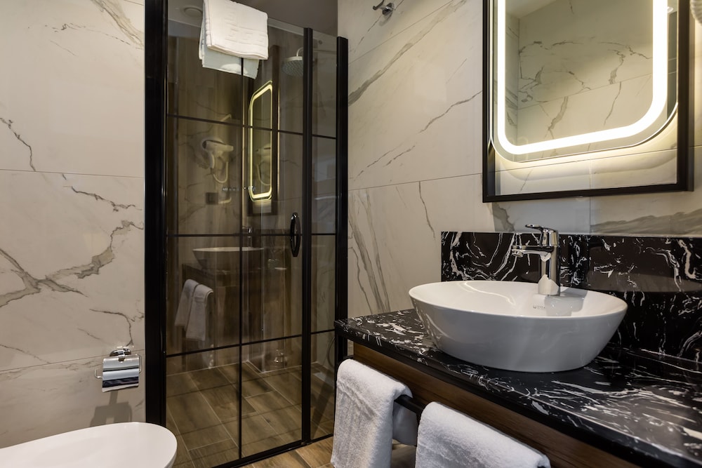 Bathroom shower