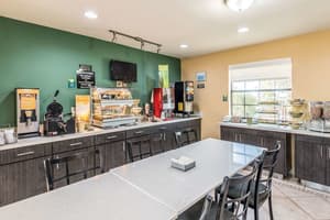 thumbnail: Breakfast area