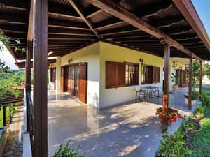 thumbnail: Exterior