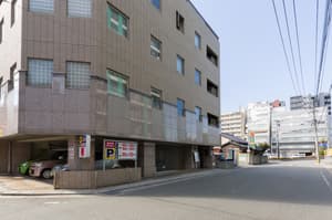 thumbnail: Exterior
