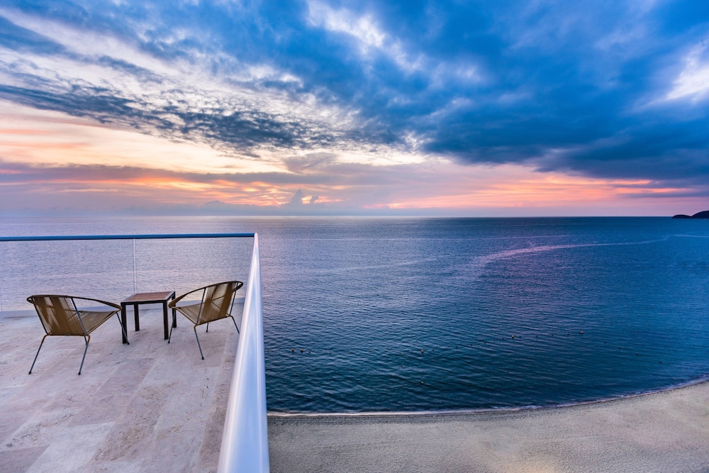 Beach/ocean view