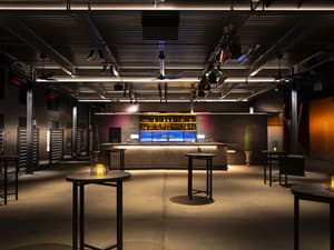 thumbnail: Bar (on property)