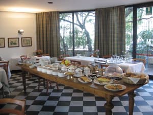 thumbnail: Breakfast area