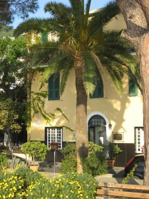 thumbnail: Exterior