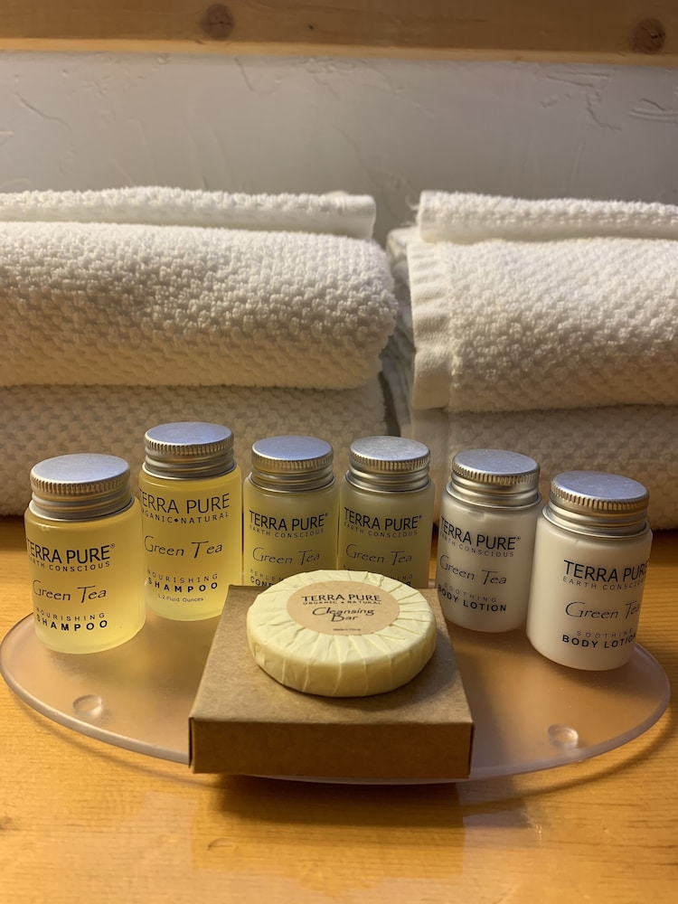 Bathroom amenities