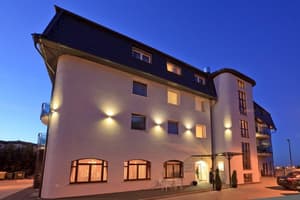 thumbnail: Exterior