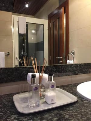 thumbnail: Bathroom amenities