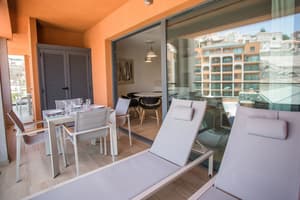 thumbnail: Outdoor dining