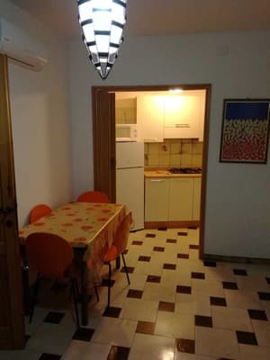 thumbnail: In-room dining