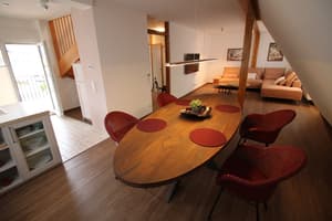 thumbnail: In-room dining