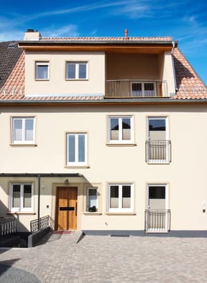 thumbnail: Front of property