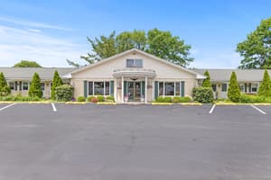 Glass House Inn Erie Near I-90 & I-79