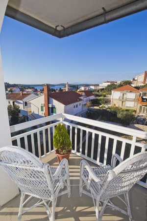 thumbnail: Balcony view