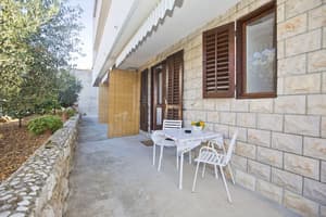 thumbnail: Terrace/patio