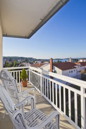thumbnail: Balcony