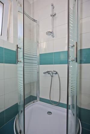 thumbnail: Bathroom shower