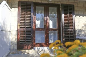 thumbnail: Exterior detail