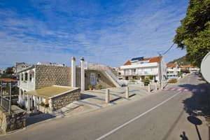 thumbnail: Property entrance