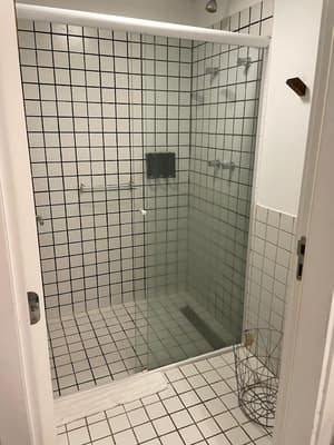 thumbnail: Shared bathroom