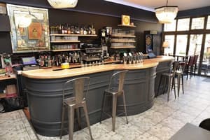 thumbnail: Bar (on property)