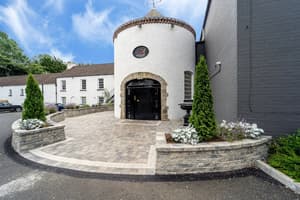 thumbnail: Front of property