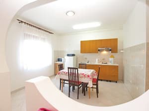 thumbnail: In-room dining