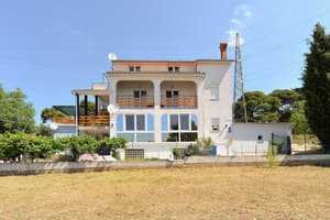 thumbnail: Exterior