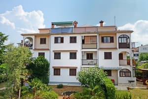 thumbnail: Balcony view