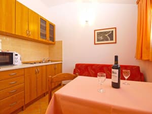 thumbnail: In-room dining
