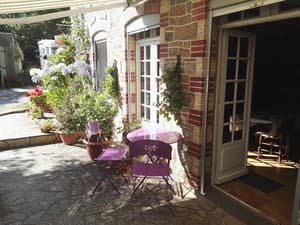 thumbnail: Exterior