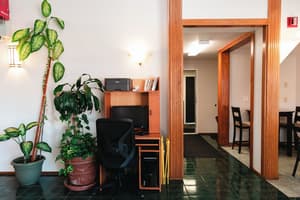 thumbnail: Business center
