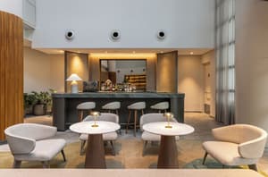thumbnail: Bar (on property)