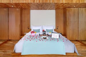 thumbnail: Interior detail