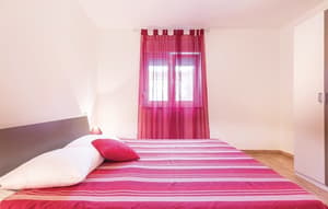thumbnail: In-room dining
