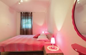 thumbnail: In-room dining