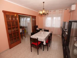 thumbnail: In-room dining
