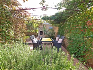 thumbnail: BBQ/picnic area