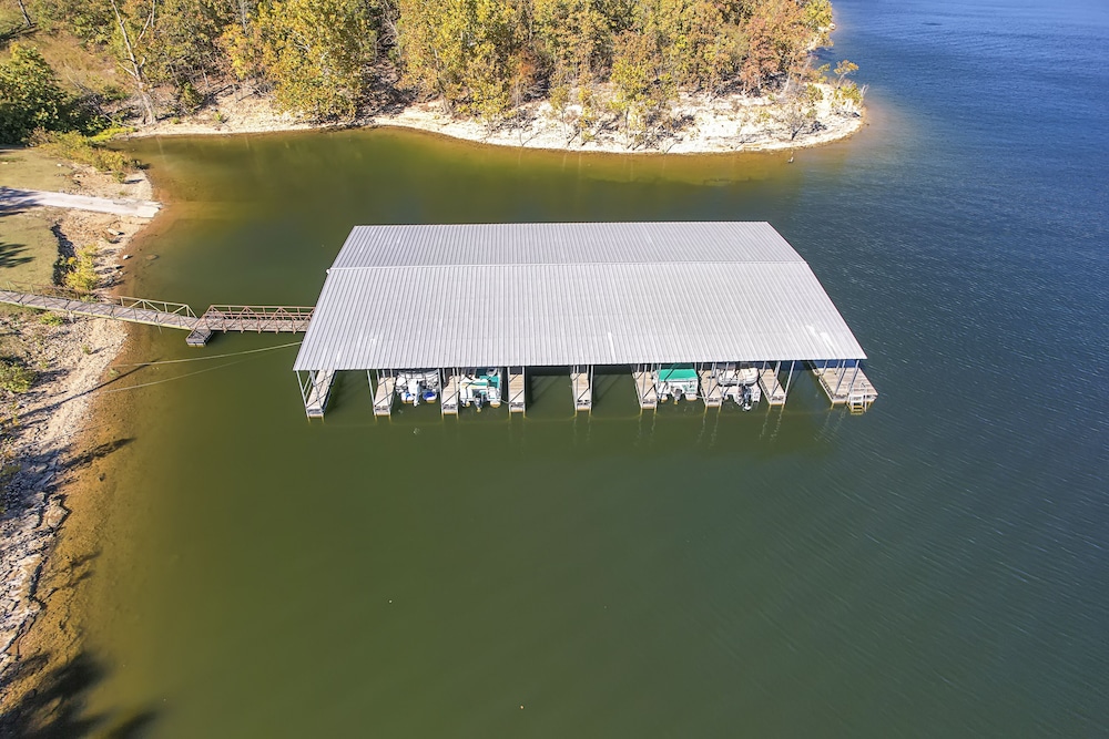 Dock