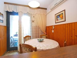 thumbnail: In-room dining