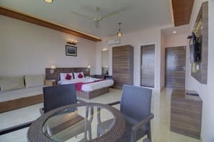 thumbnail: Interior