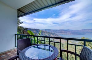 thumbnail: Front of property