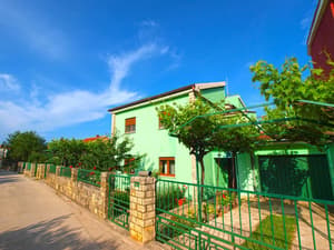 thumbnail: Exterior