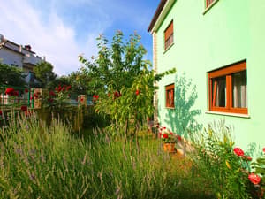 thumbnail: Exterior